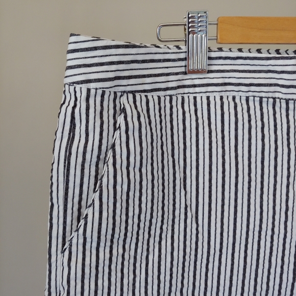 Izod Seersucker Cotton Striped Shorts Size 14 - Picture 8 of 10